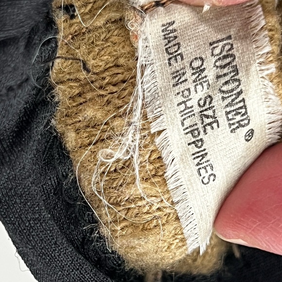 Isotoner Black Winter Gloves with Chevron Design - Picture 3 of 3